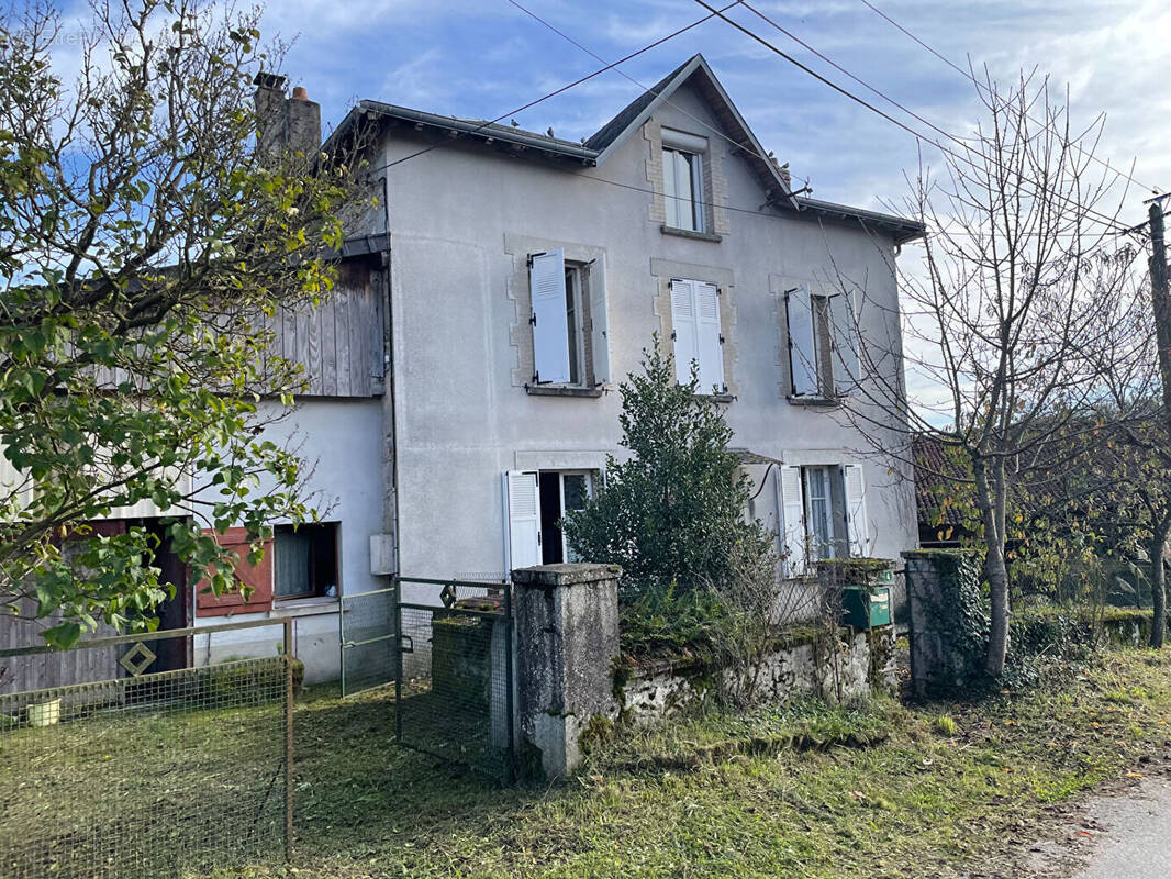 Maison à SAINT-DENIS-DES-MURS