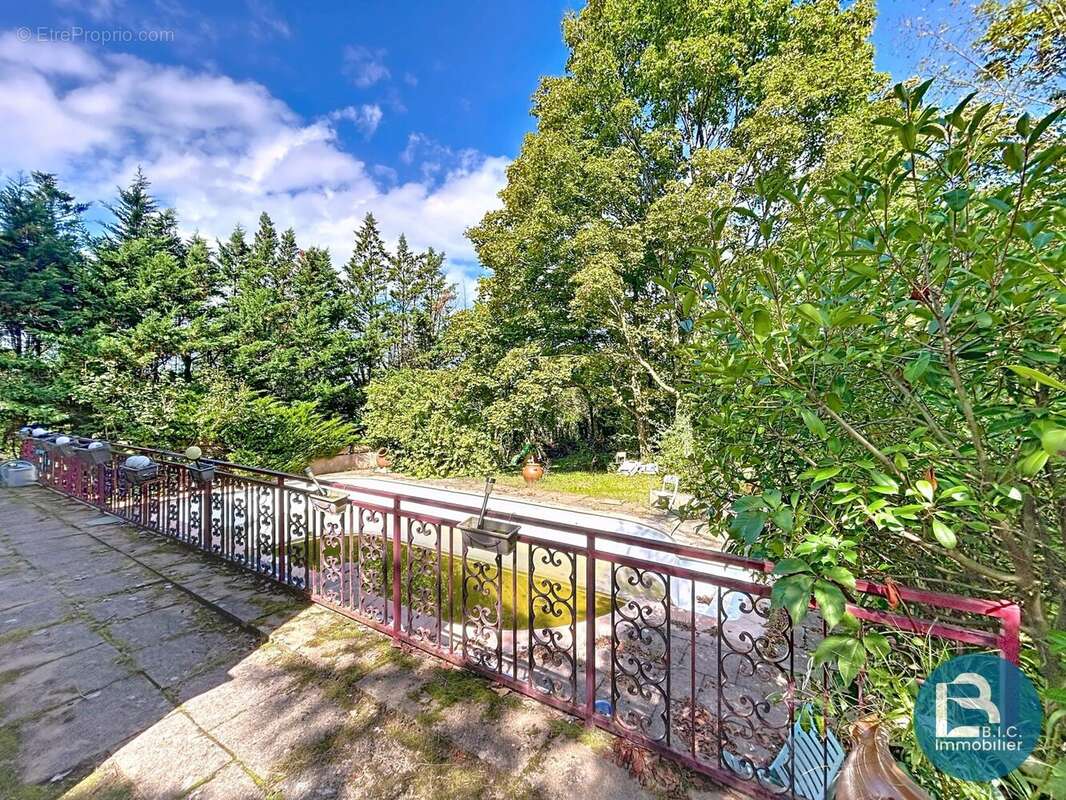 Maison à SAINTE-FOY-LES-LYON