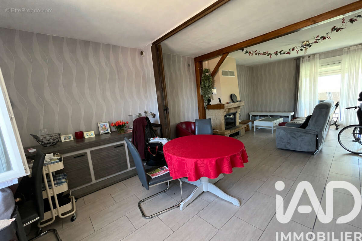 Photo 3 - Maison à CHATENAY-SUR-SEINE