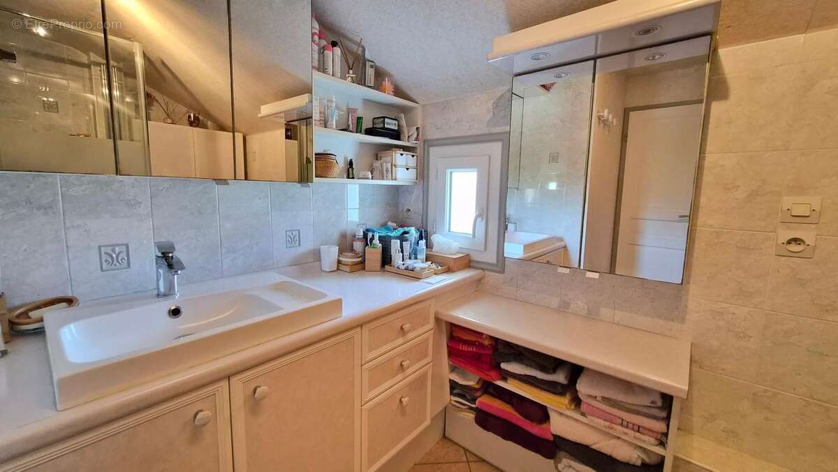 Maison à OLLAINVILLE