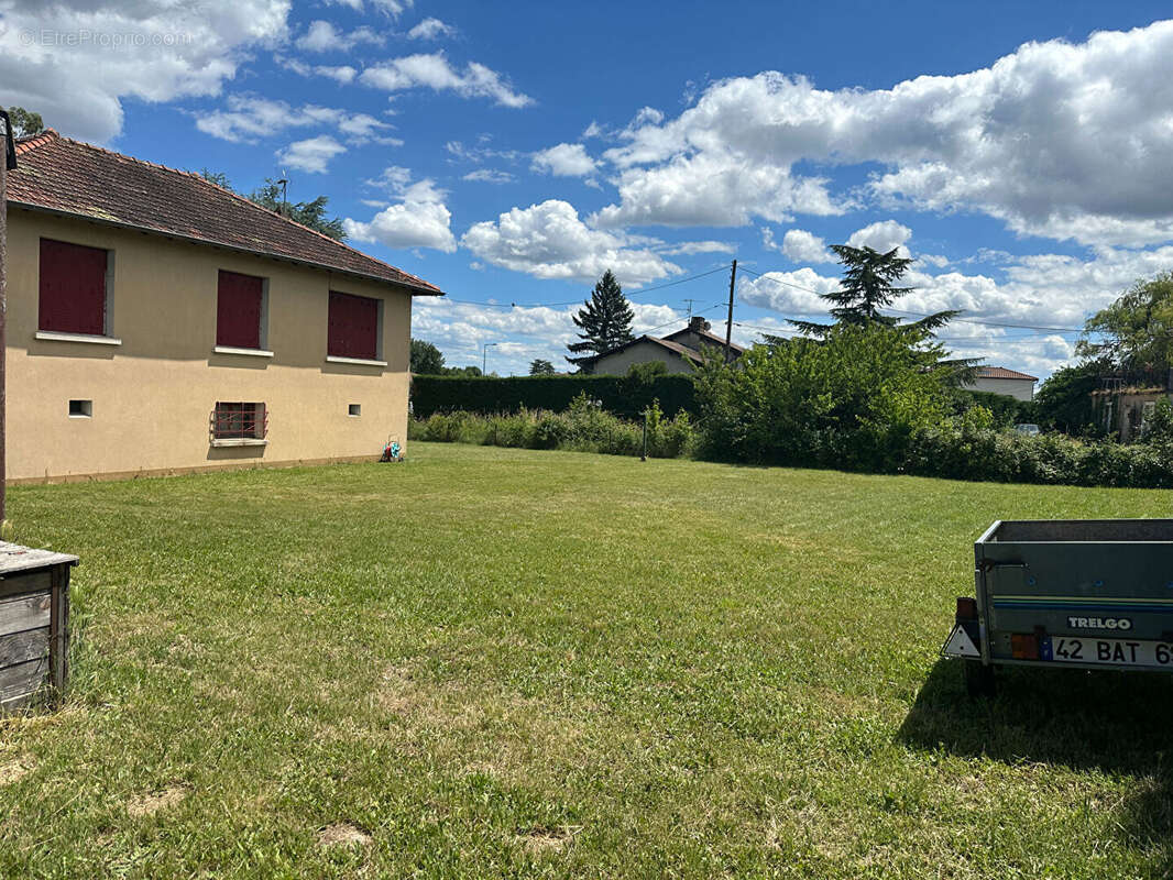 Terrain à SAINTE-CONSORCE