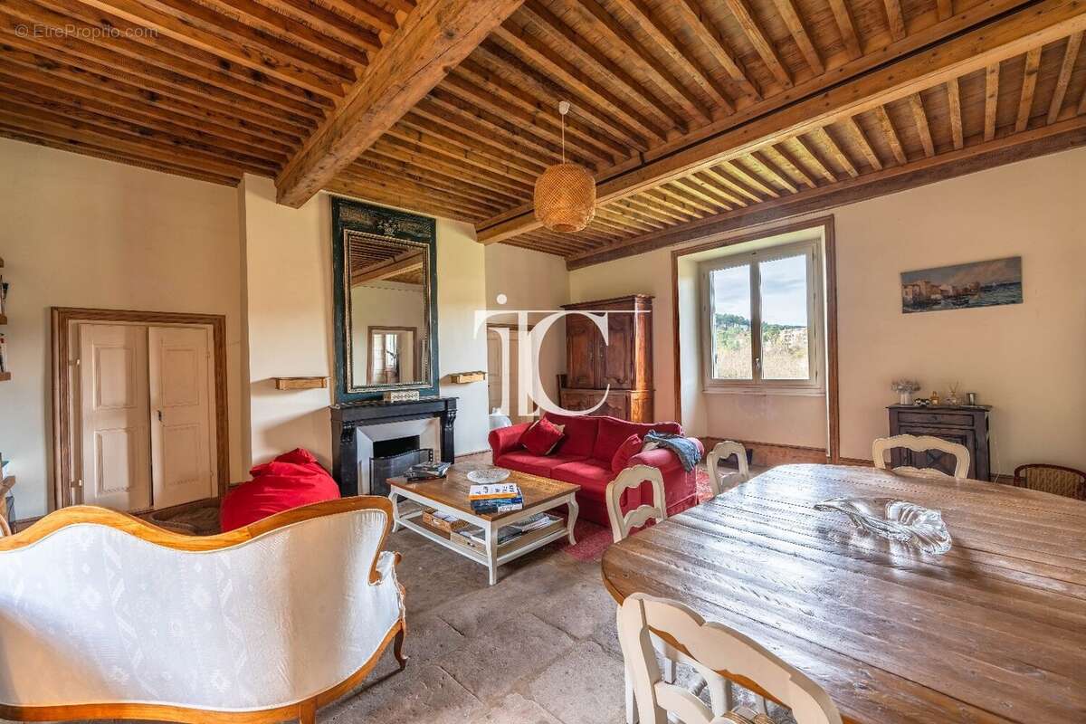 Maison à VINEZAC