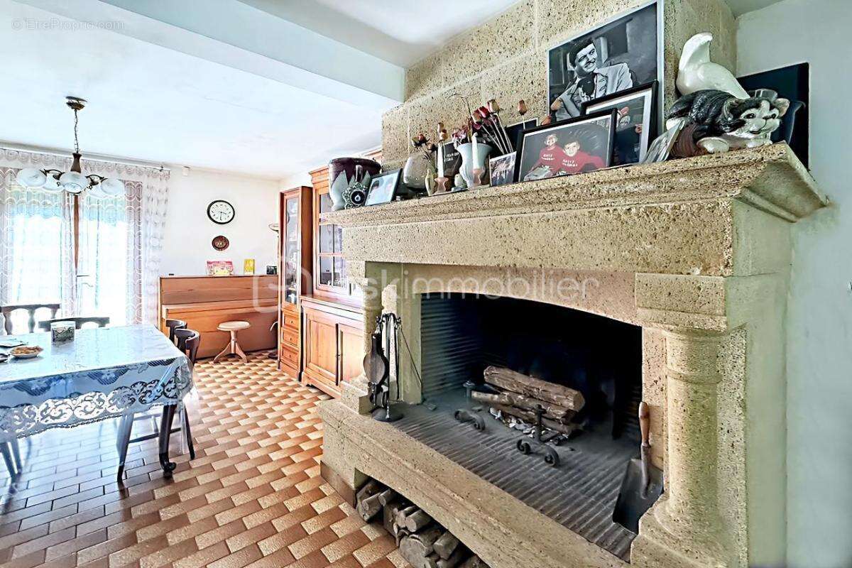 Maison à COUTEVROULT