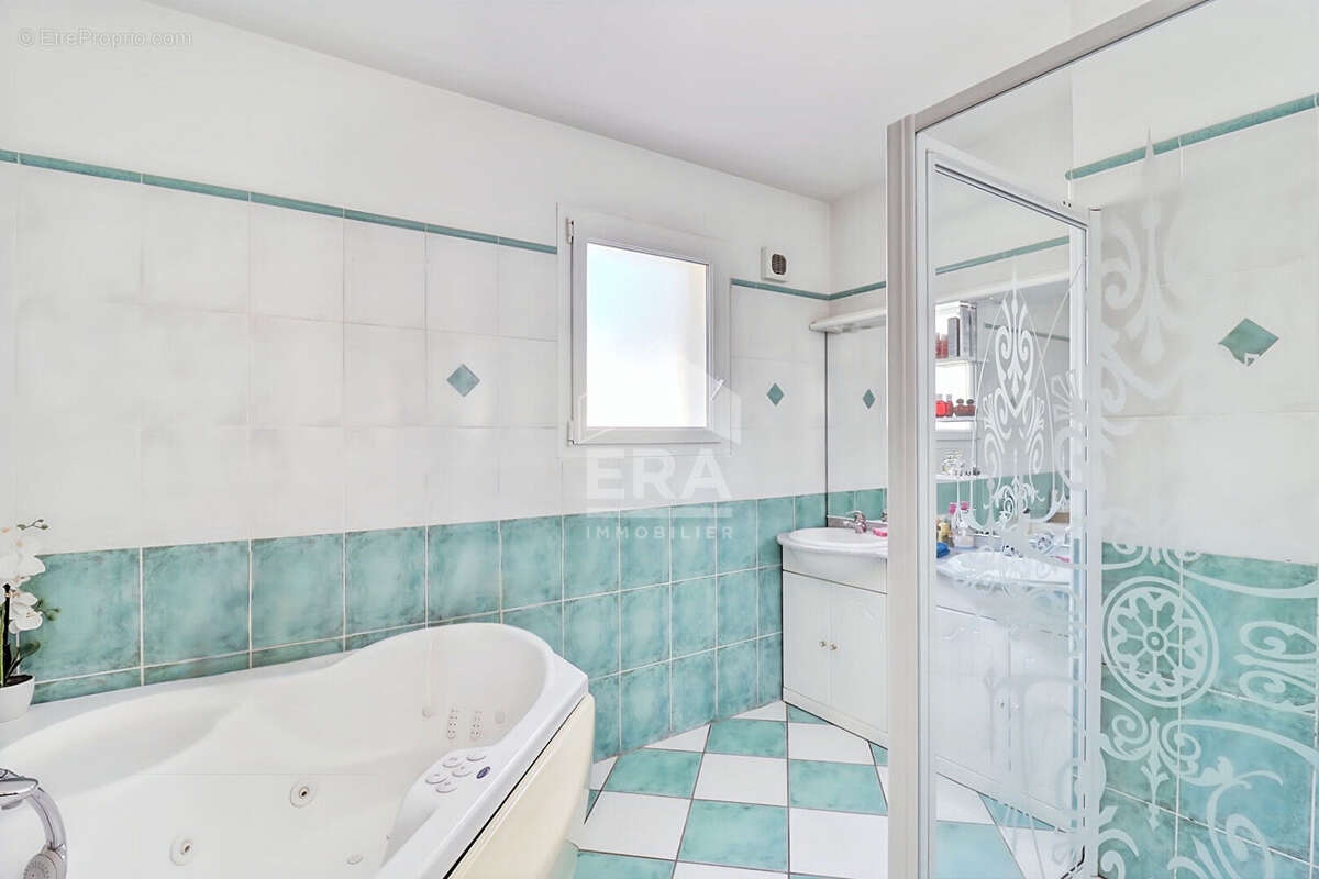 Maison à ENSUES-LA-REDONNE