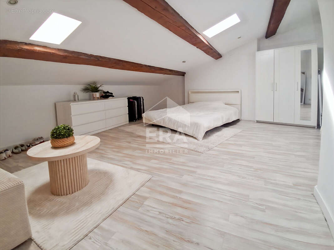 Appartement à MARSEILLE-6E