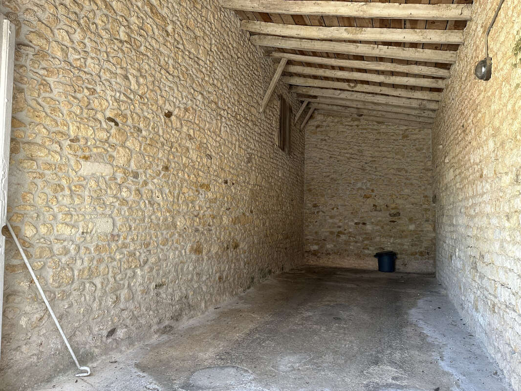 Maison à SAINT-ROMAIN-DE-BENET