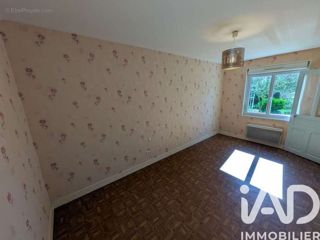 Photo 8 - Maison à NEUILLE