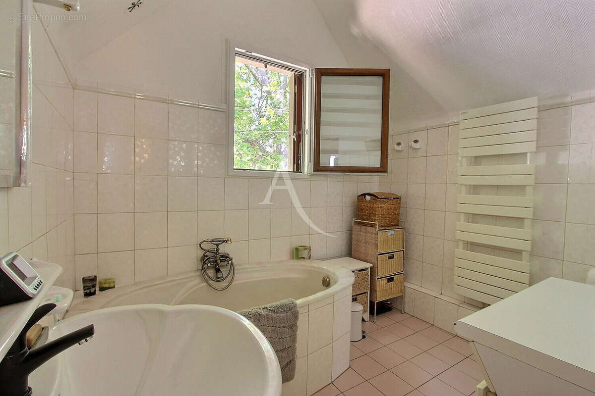 Maison à VILLENEUVE-LA-GARENNE