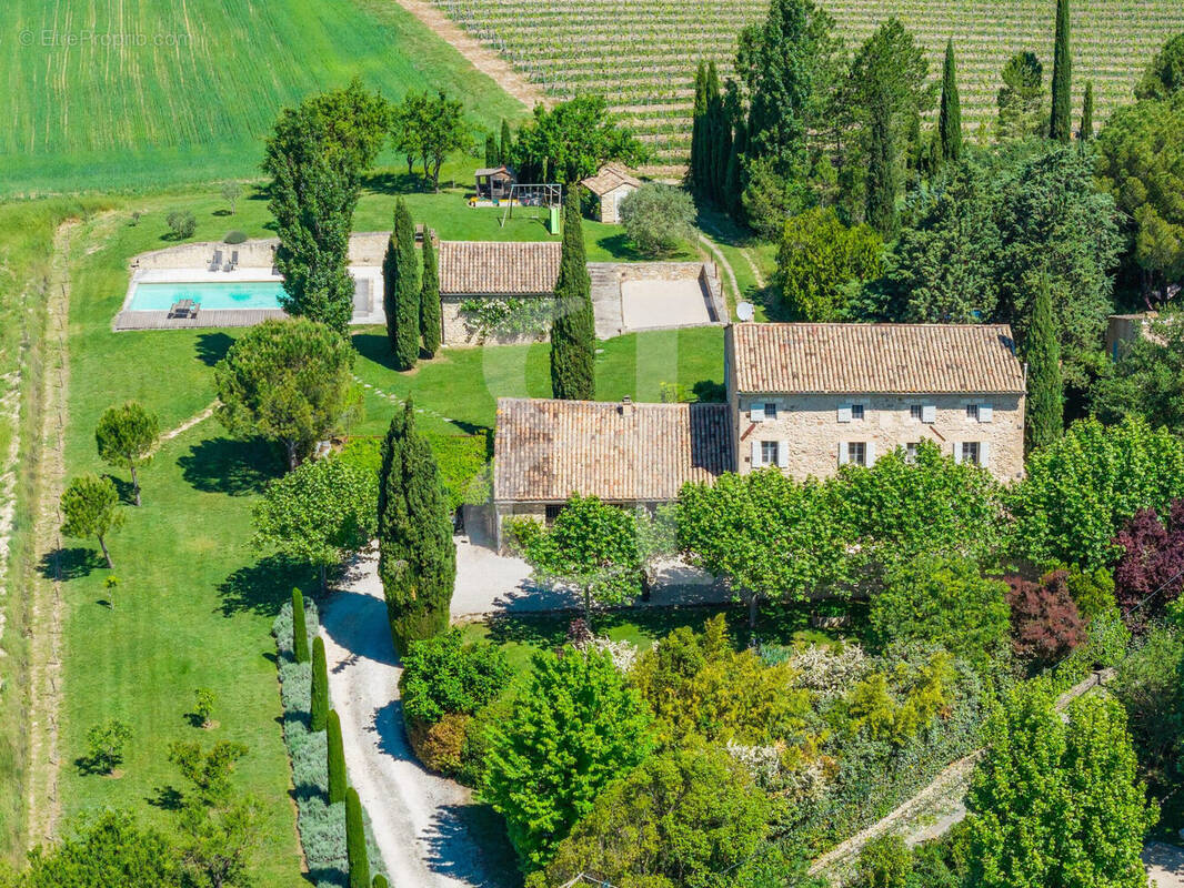 Maison à GORDES