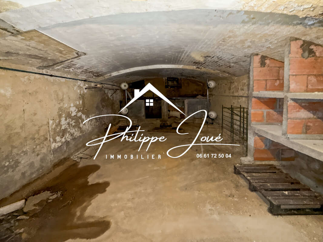 Maison à VILLENEUVE-L'ARCHEVEQUE