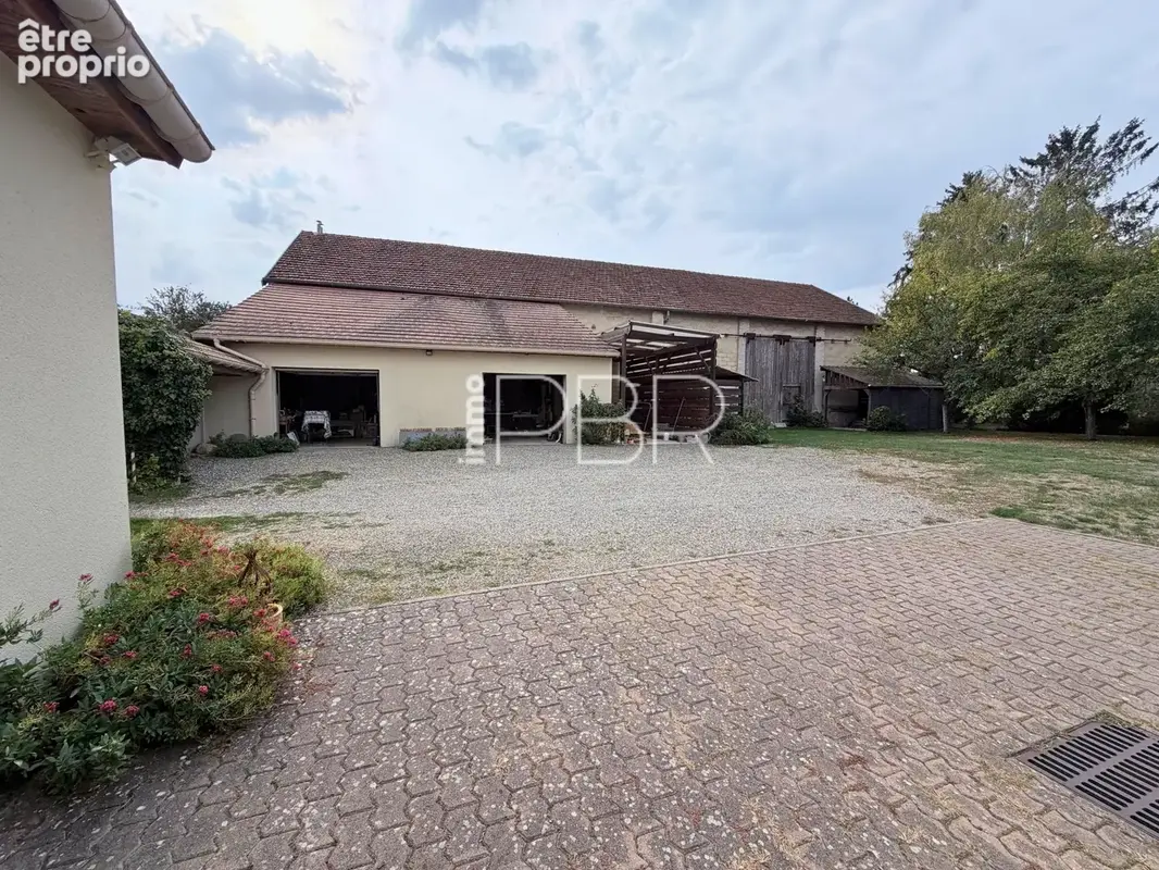 Maison individuelle T5 dépendances et garages - photo 16