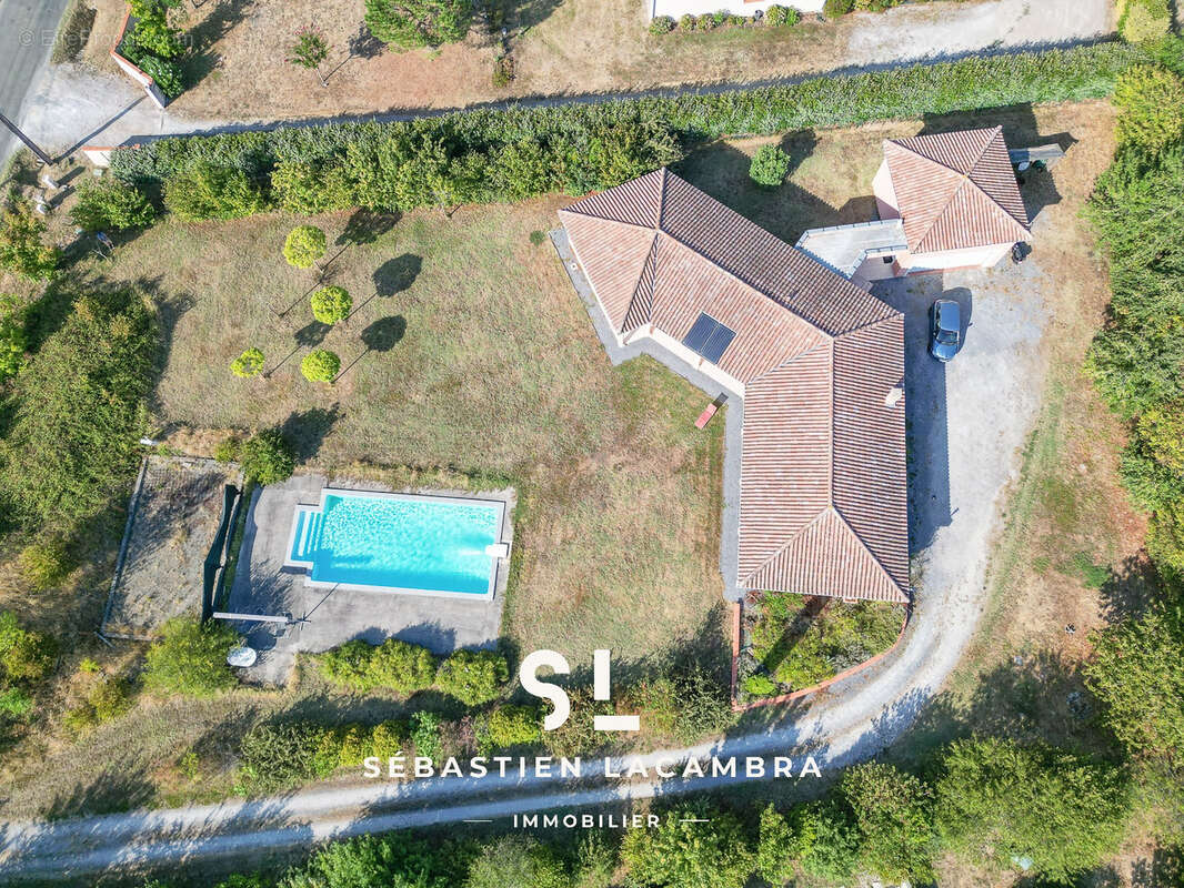 Maison de plain-pied avec piscine, 4 chambres et 3 008 m2 de terrain - photo 29