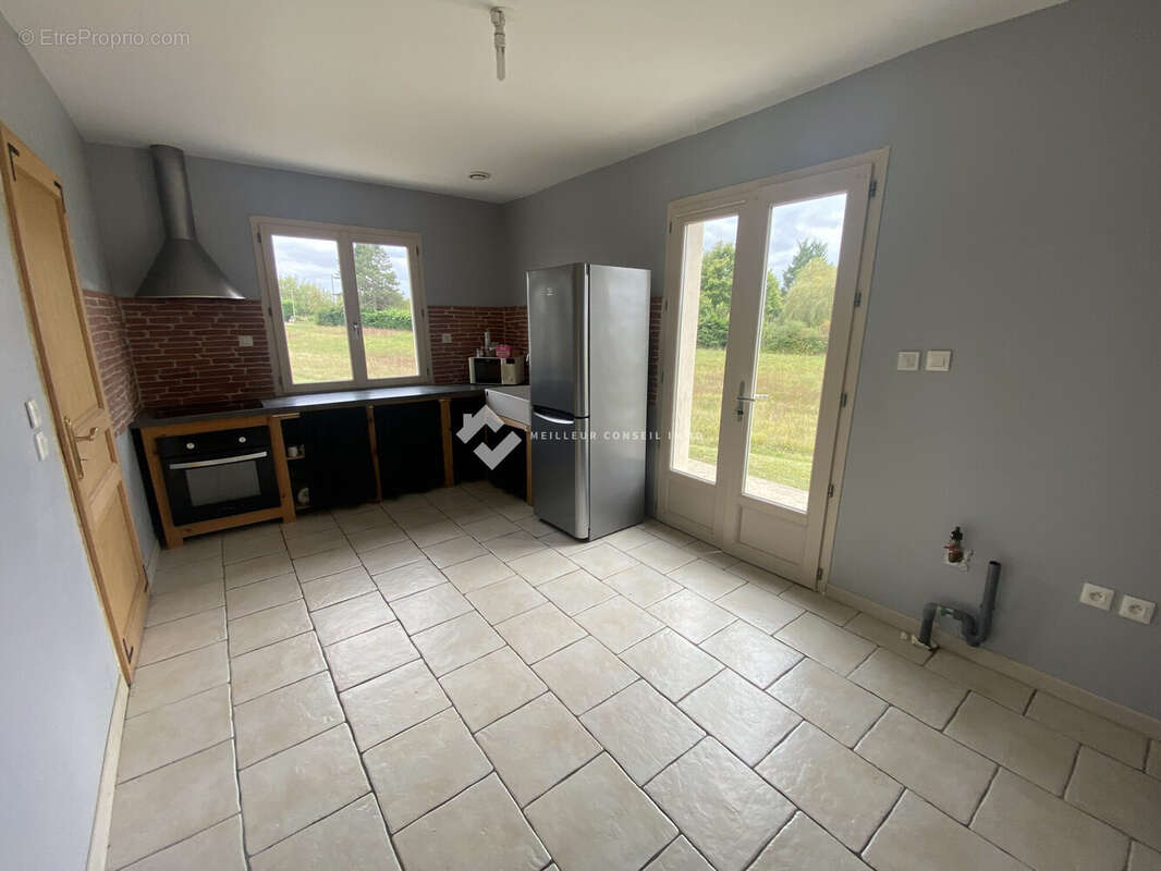 Maison 145 m² à Sevres-Anxaumont  - photo 3