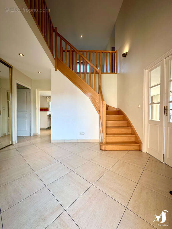 Maison 200 m² à Neuville-Saint-Remy  - photo 9