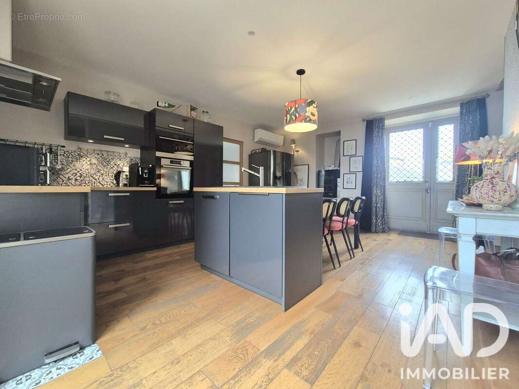 Maison 290 m² à Sainte-Verge  - photo 7