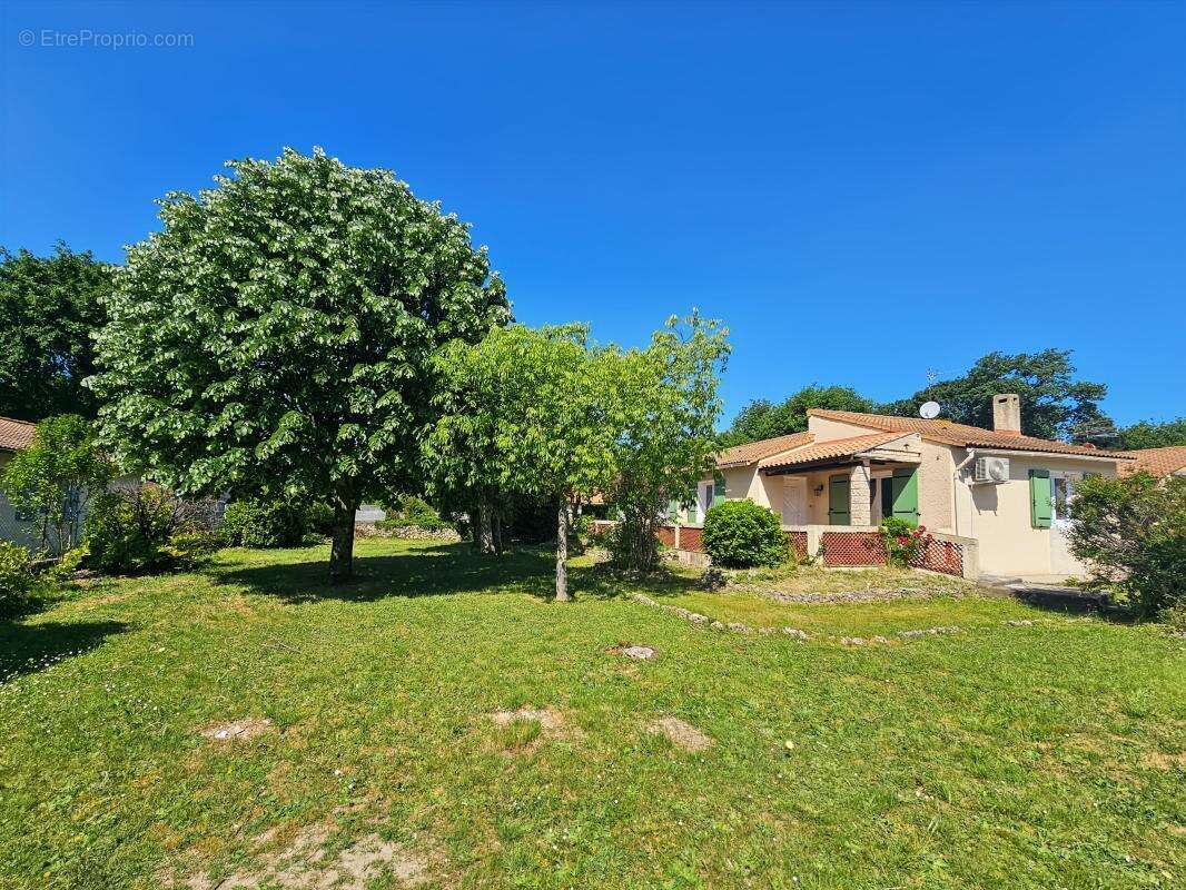 À Vendre à Arpaillargues - Villa plain-pied - T4 de 100m² sur 1000m² - photo 10