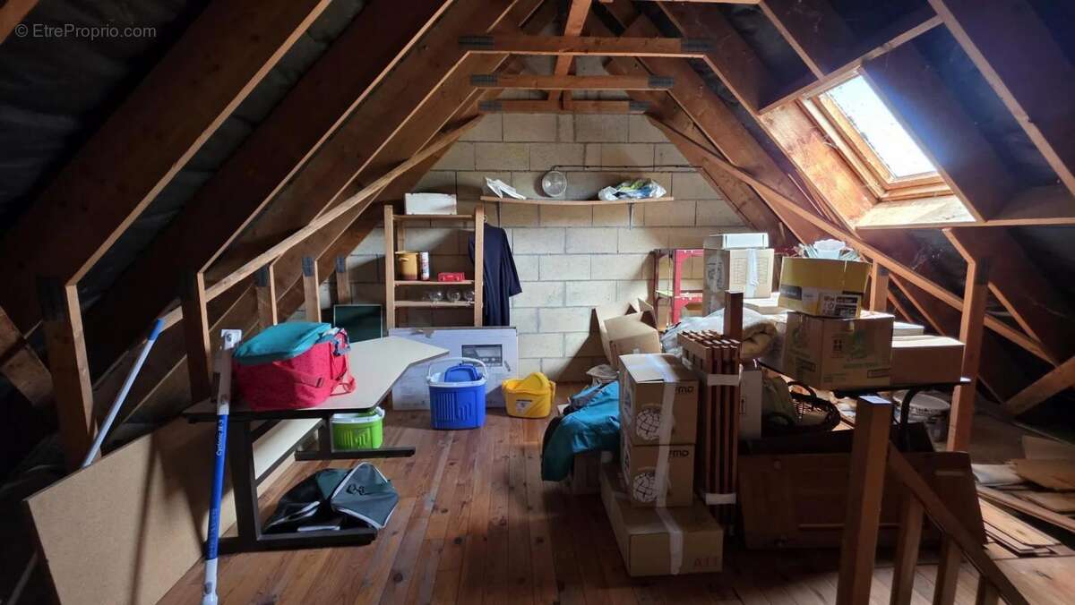 Maison à MILLY-SUR-THERAIN