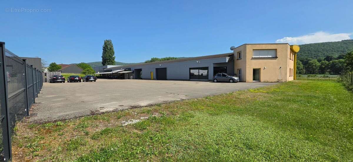 Photo 3 - Commerce à ROCHE-LEZ-BEAUPRE