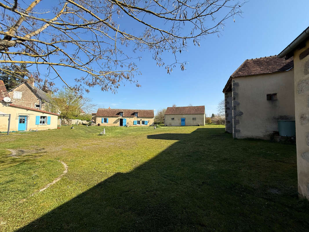 Maison 213 m² à Champillet  - photo 2