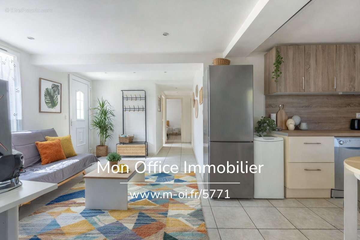 Appartement à SAINT-CYR-SUR-MER