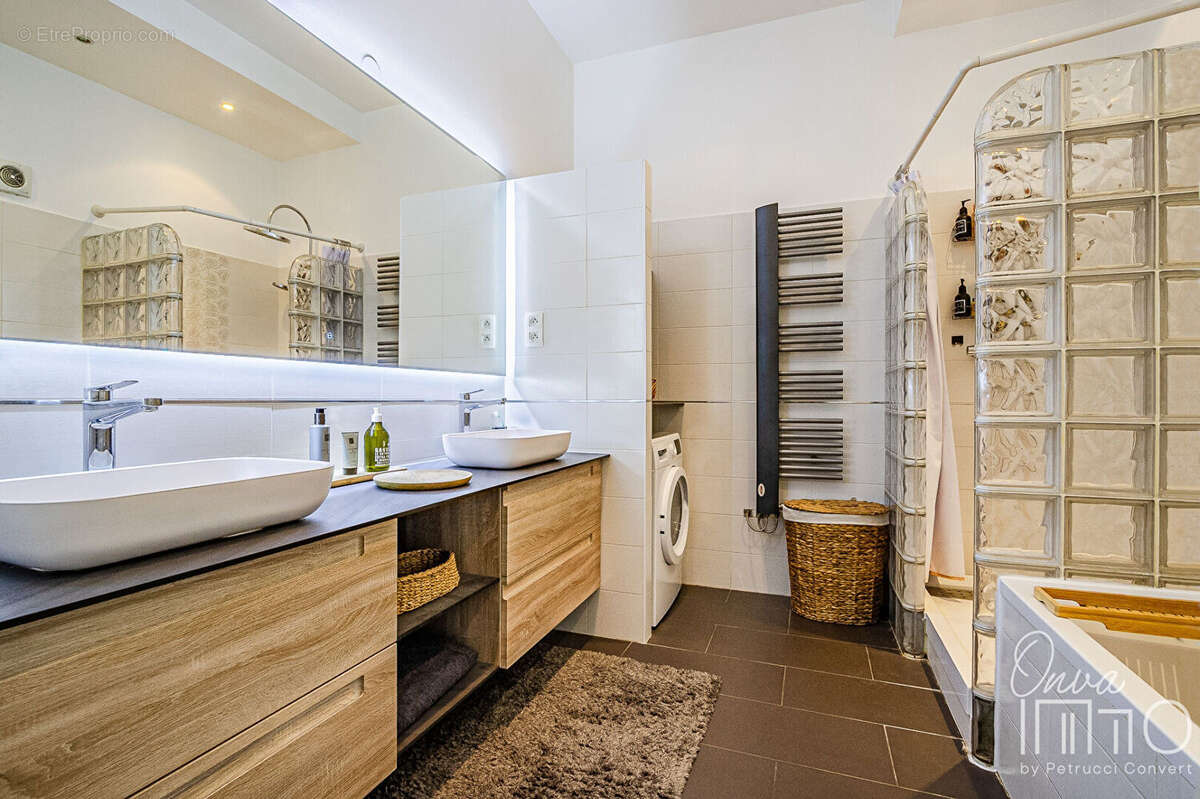 Appartement à LYON-9E