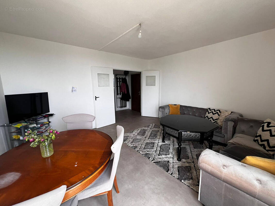 Appartement à PIERRELATTE