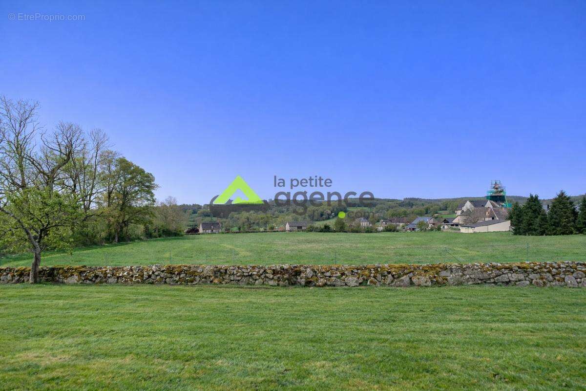 Maison à CHAMPAGNAT