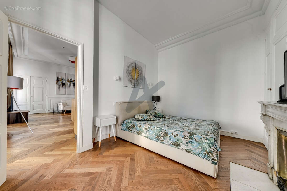 TÊTE D'OR / MASSÉNA  Appartement avec 3 chambres et un balcon en étage - photo 11