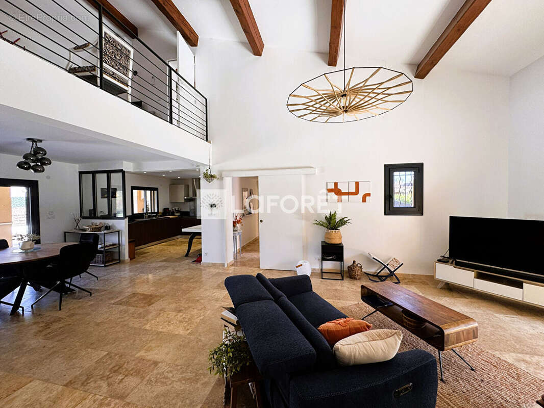 Maison à SAINT-MAXIMIN-LA-SAINTE-BAUME