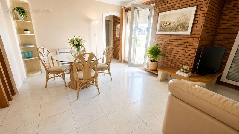 Appartement à vendre 4 pièces vue mer JUAN LES PINS (06) - photo 5