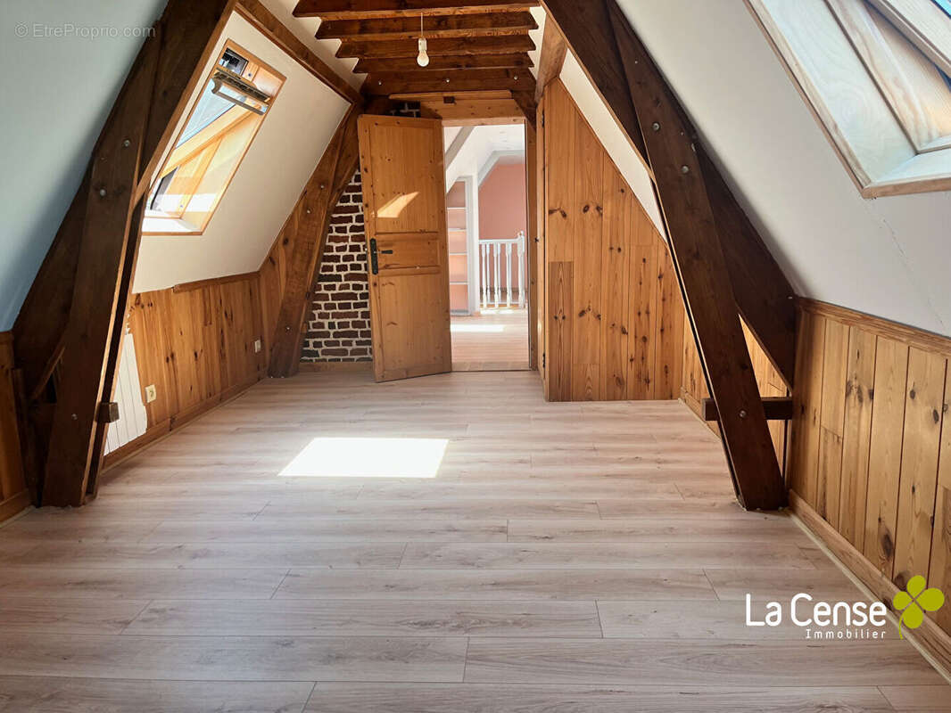 Maison à PERONNE-EN-MELANTOIS