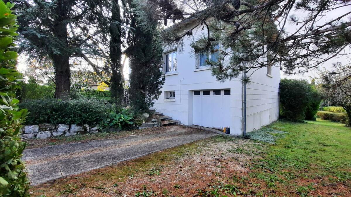 Maison à JONZAC