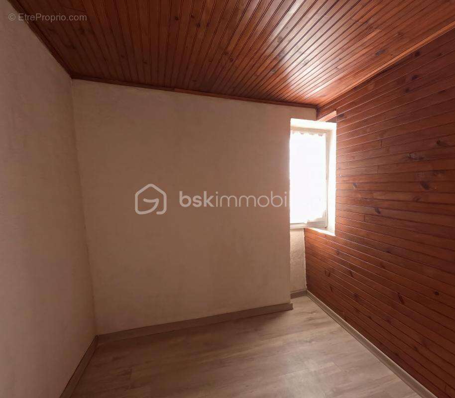 Maison à SAINT-REMEZE