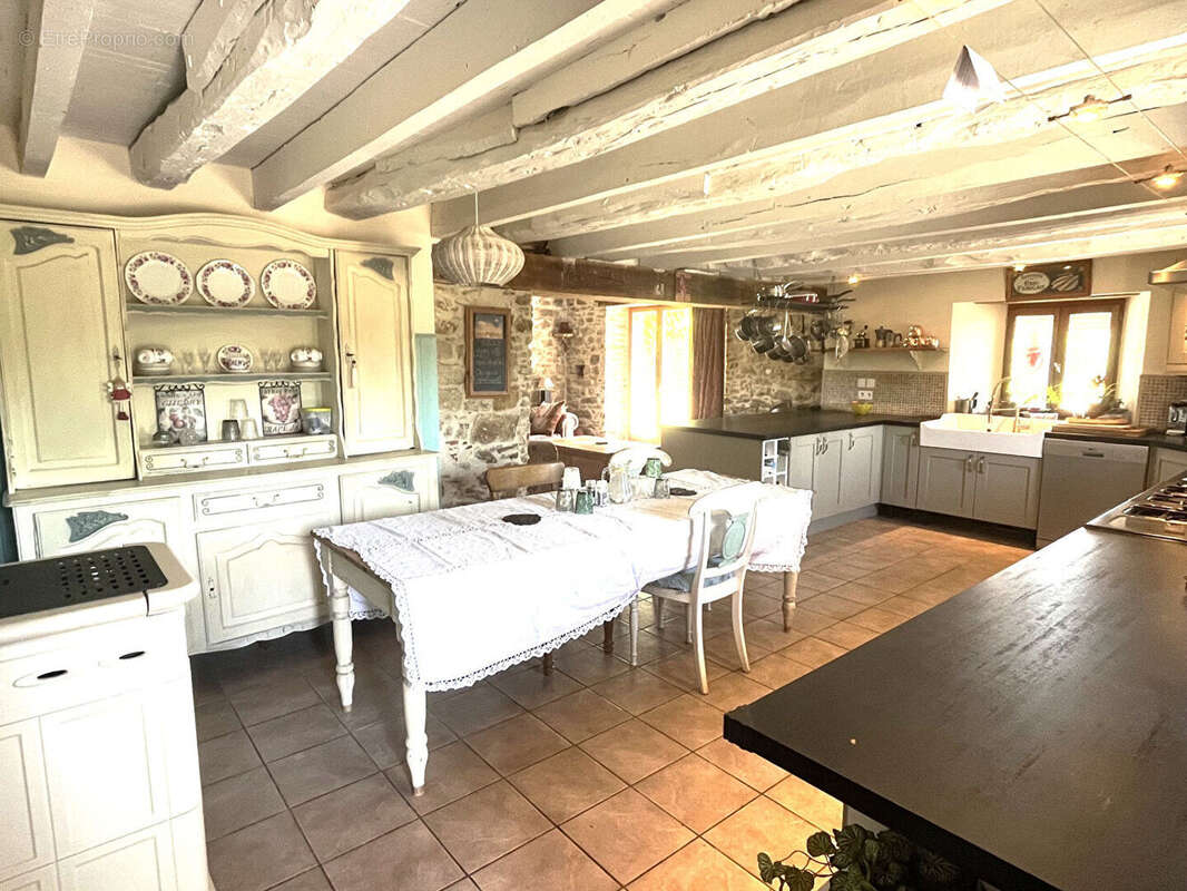Maison à SAINT-BAZILE