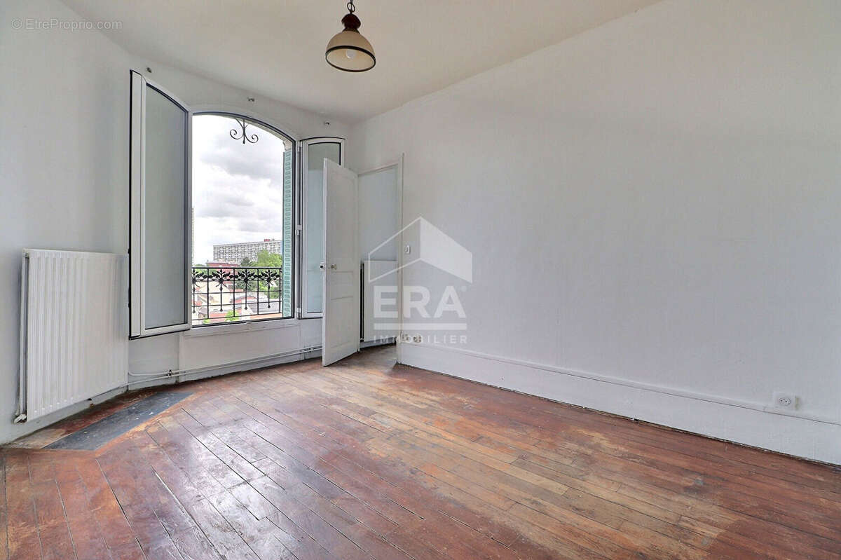 Appartement à LA COURNEUVE