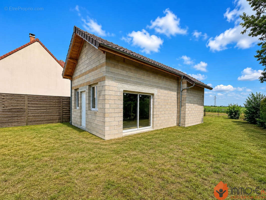 Terrain 3059 m² à Guerard  - photo 3
