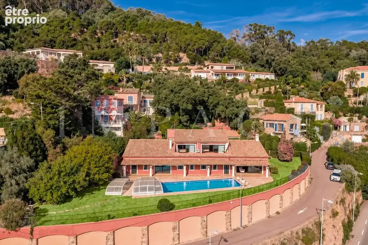 Théoule-sur-Mer – Villa à rénover face à la mer - photo 12
