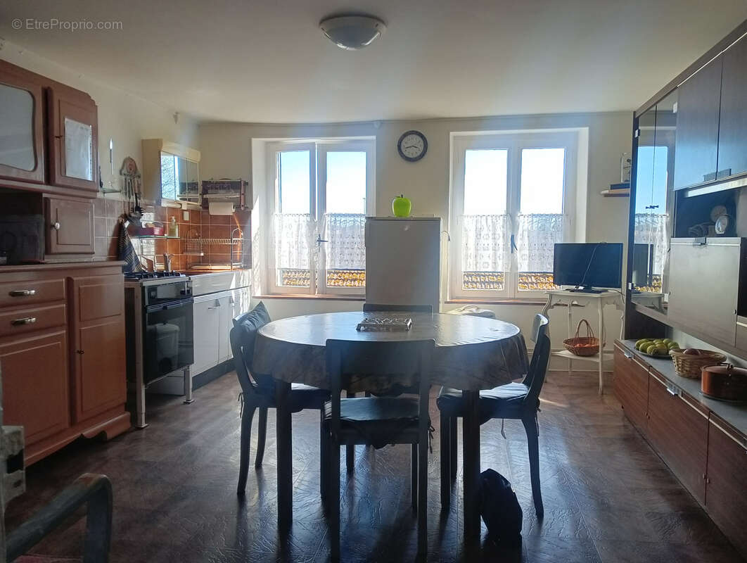 Maison à SAINT-LOUP-SUR-SEMOUSE