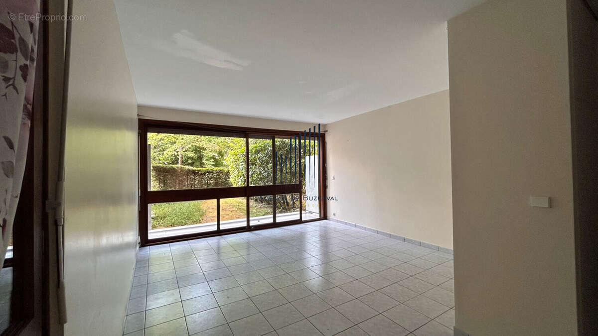 Appartement à LA CELLE-SAINT-CLOUD
