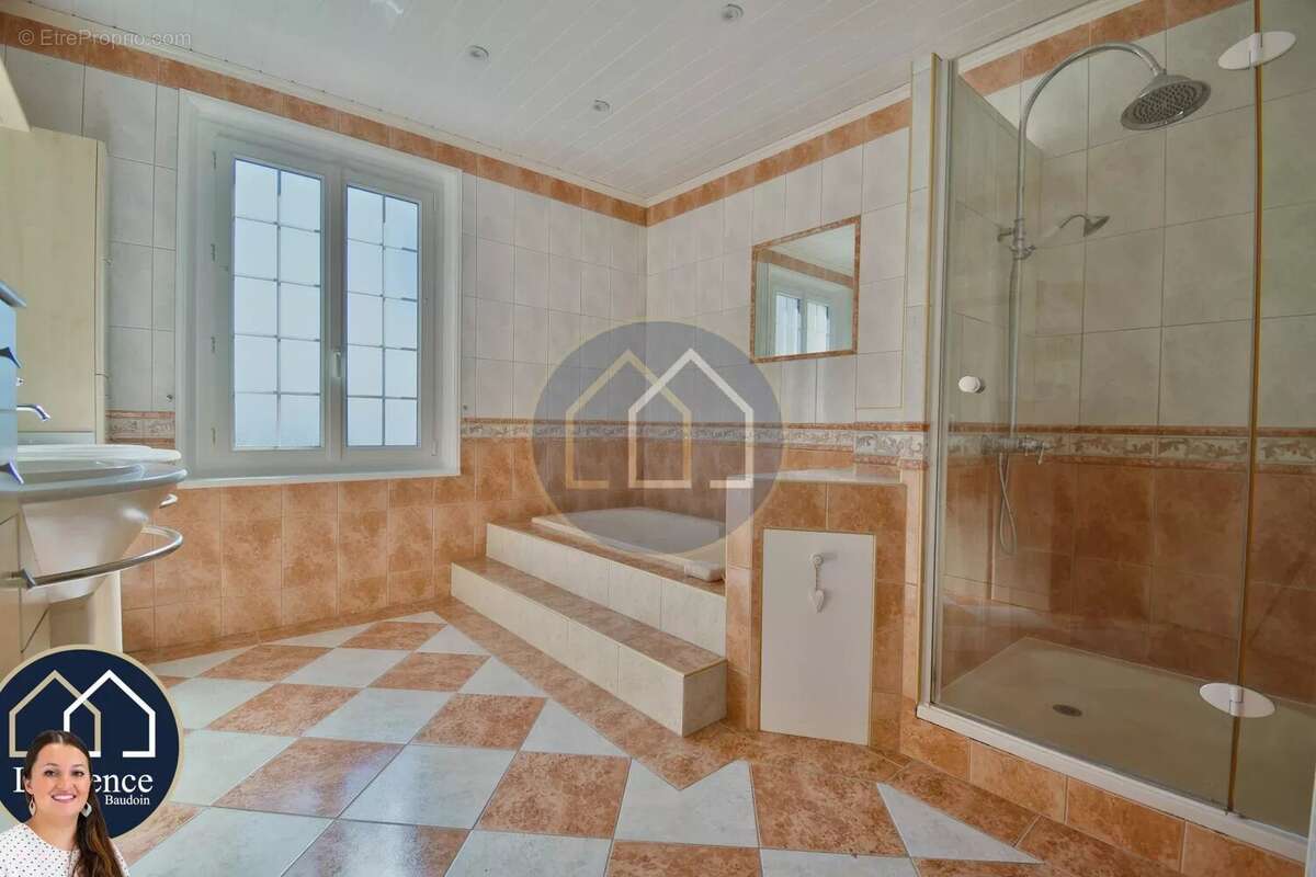 Maison à TREMBLAY-LES-VILLAGES