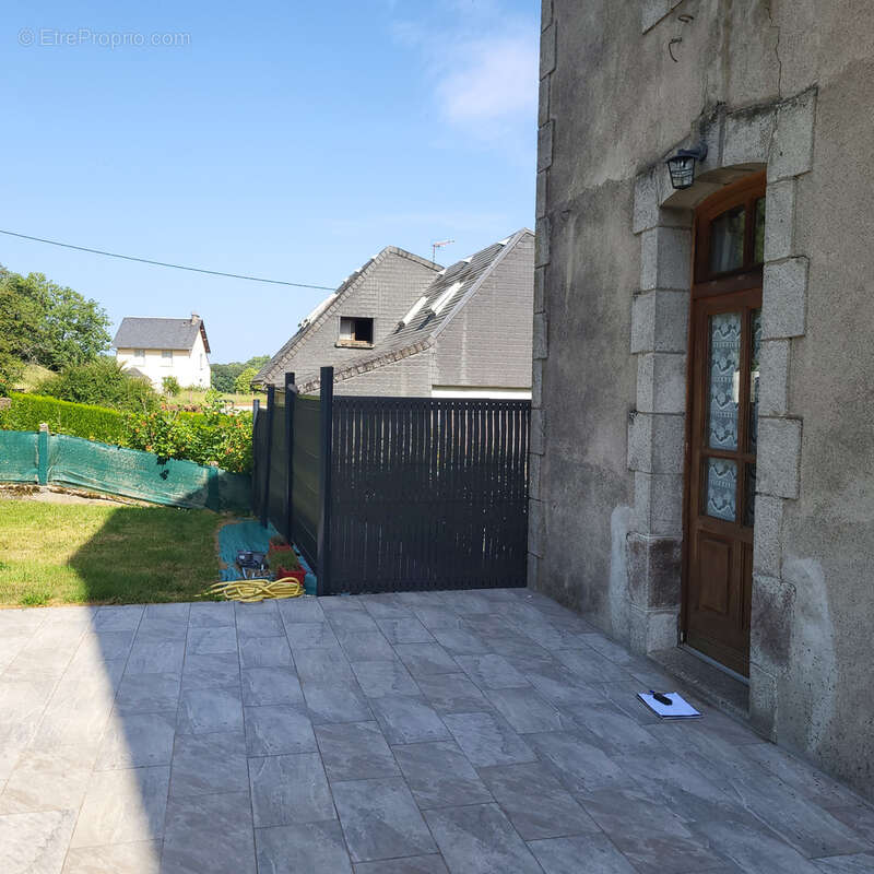 Maison à RIOM-ES-MONTAGNES
