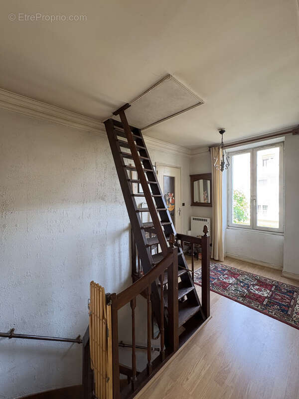 Maison à SAINT-JEAN-DE-LA-RUELLE