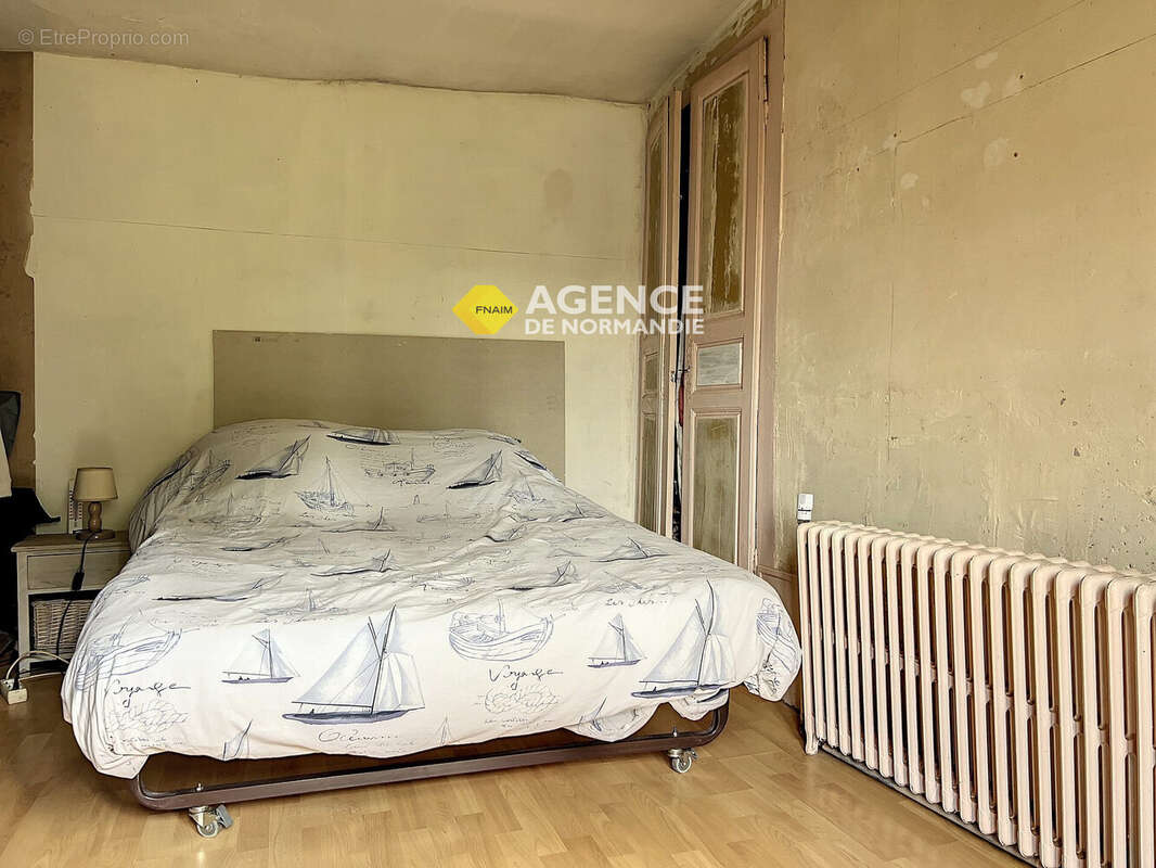 Maison à MONTREUIL-L'ARGILLE