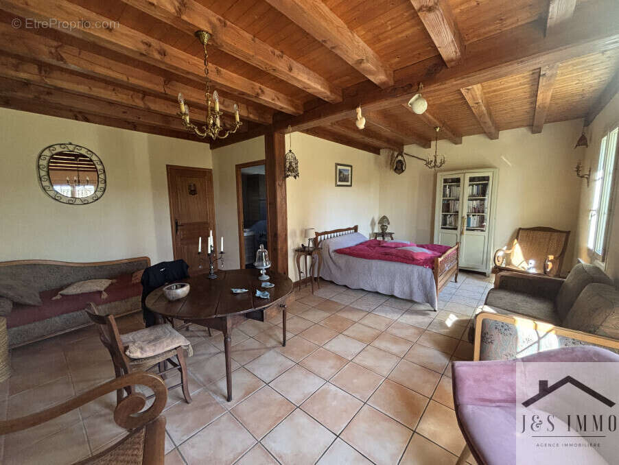 Maison à SAINT-COUTANT