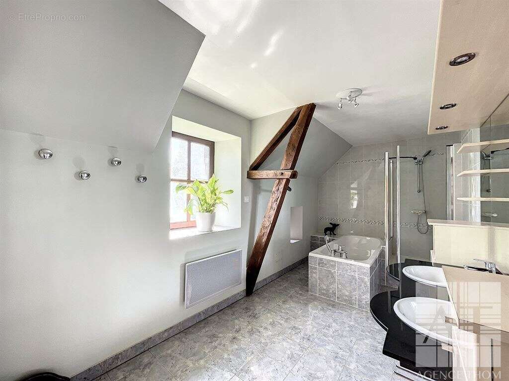 Maison à MONTENAY