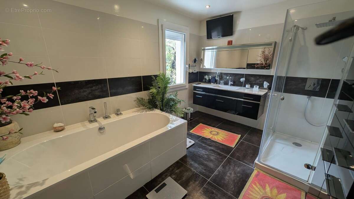 Maison à SIX-FOURS-LES-PLAGES