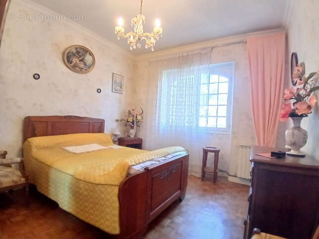 Maison en pierre plein pied, proche des commodités et de la - photo 10