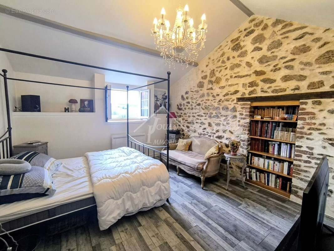 Maison à LA CROUZILLE