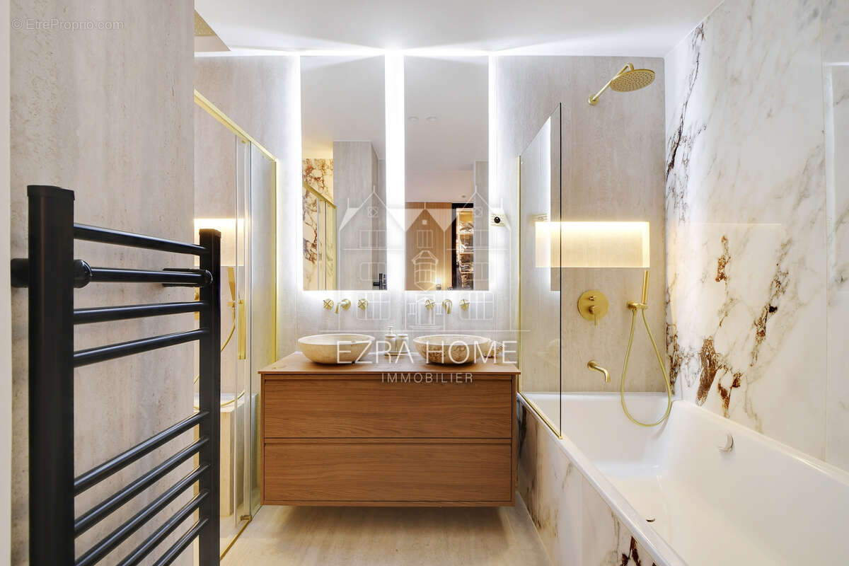 Appartement à NEUILLY-SUR-SEINE