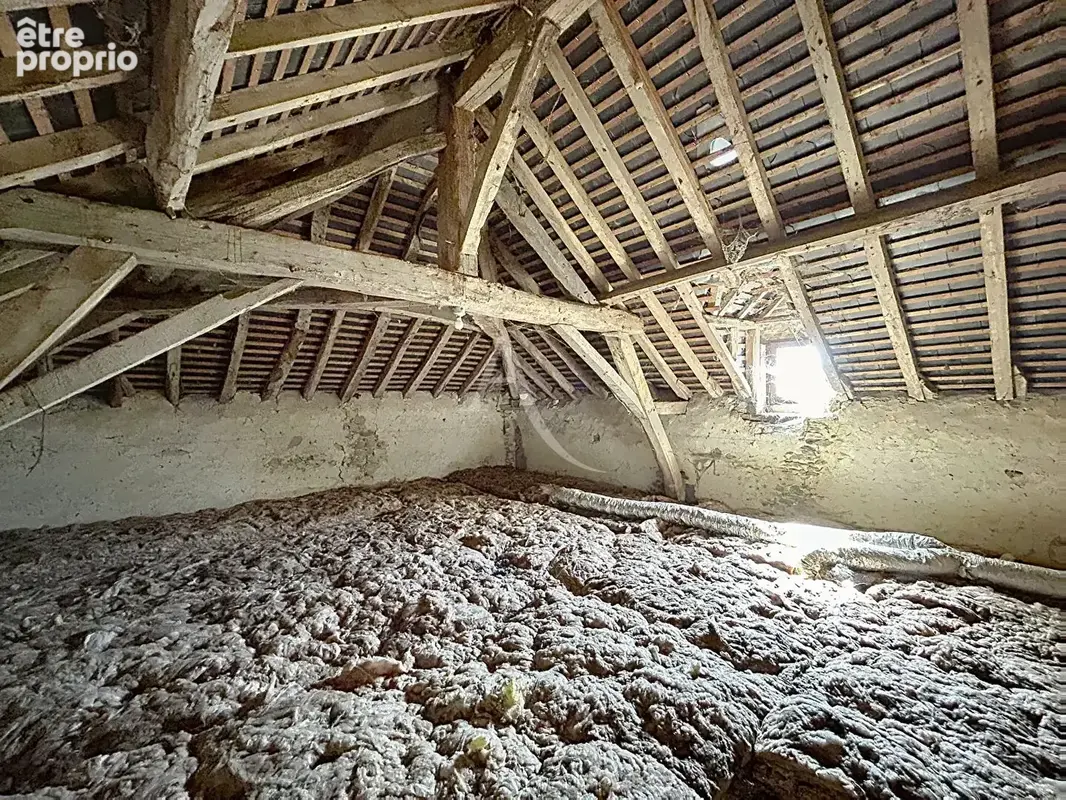 Montilliers - Longère avec dépendances sur plus de 5,5 hectares, sans voisinage - photo 10